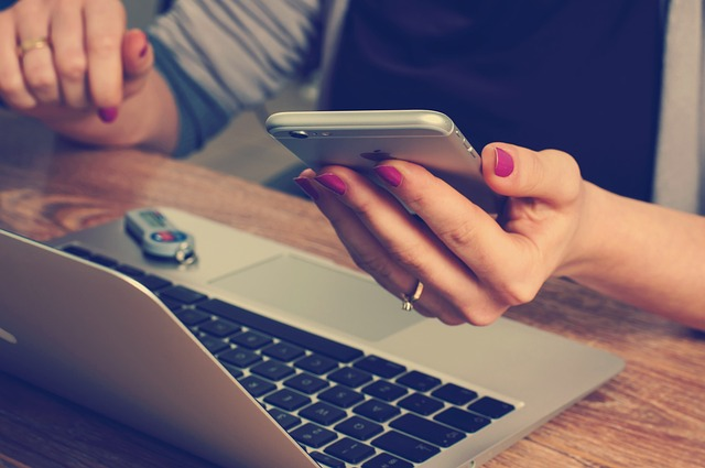 office, business, accountant, Innovation Refunds, phone, clients, claim